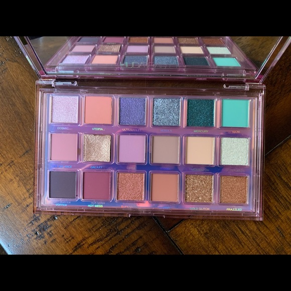 LAST ONE! HOST PICK! Huda Beauty Mercury Retrograde Eyeshadow Palette-New! - Picture 6 of 6